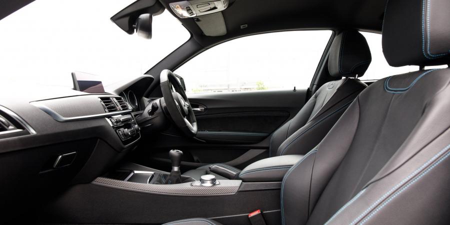 Интерьер BMW M2 Coupe Pure (F87) 2017 года  (AU) (фото 6 из 27)